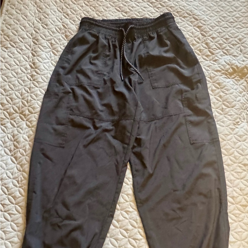 Old Navy Women’s Black Cargo Jogger Pants